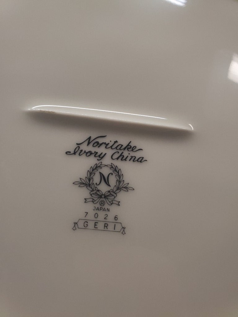 Noritake Geri 13" Oval Serving Platter LK
