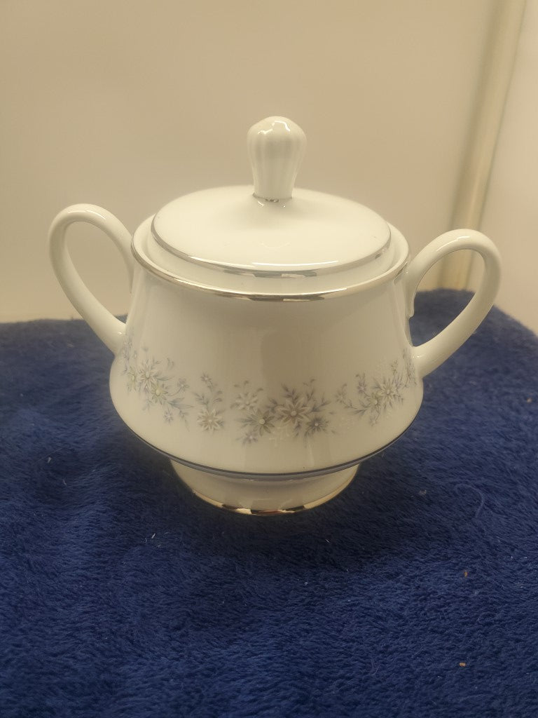 Noritake Marywood Sugar Bowl with Lid LK