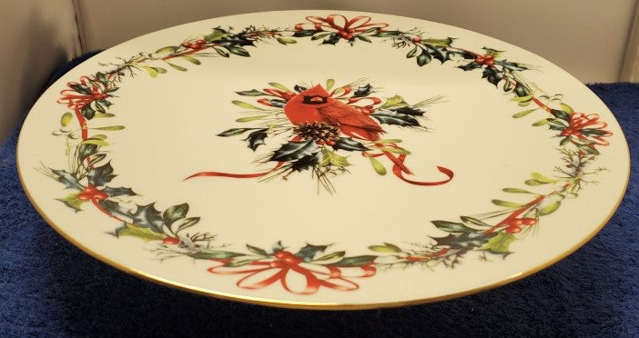 Lenox Winter Greetings Footed Cake Plate (Cardinal)