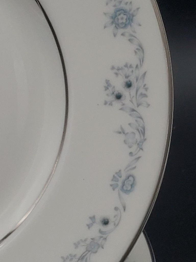 Set of 4 Royal Doulton Angelique Dinner Plates LK