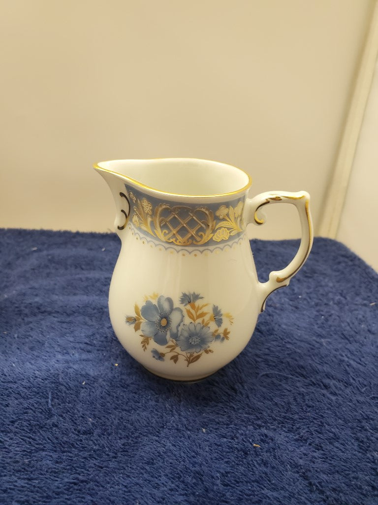 Oscar De La Renta Ashton Creamer & Sugar Bowl with Lid LK