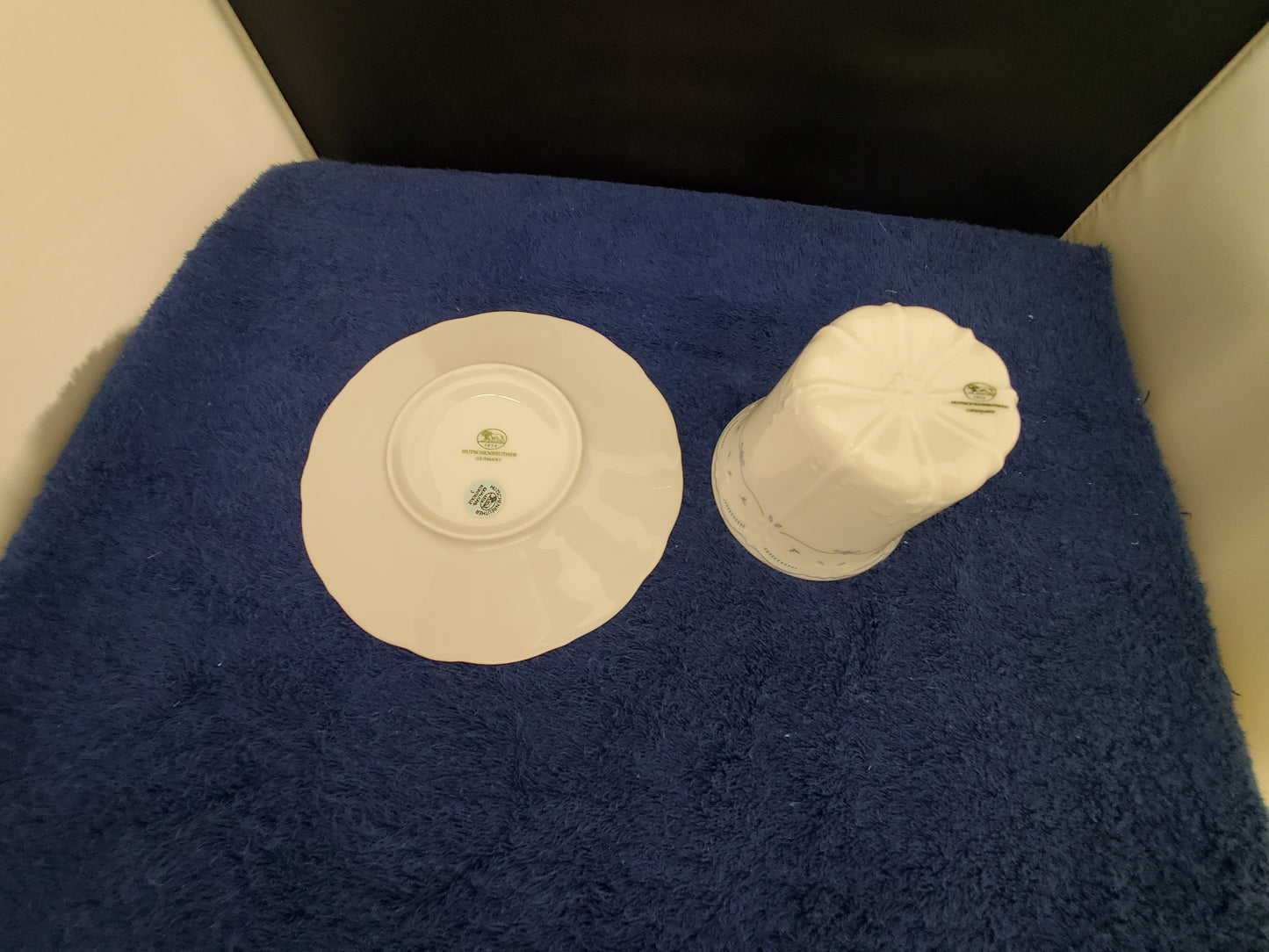 Set of 4 Tirschenreuth Fleur de Lis Cup & Saucer Sets