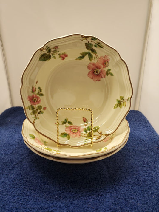Set of 3 Mikasa Rose Petals Rim Soup Bowls LK