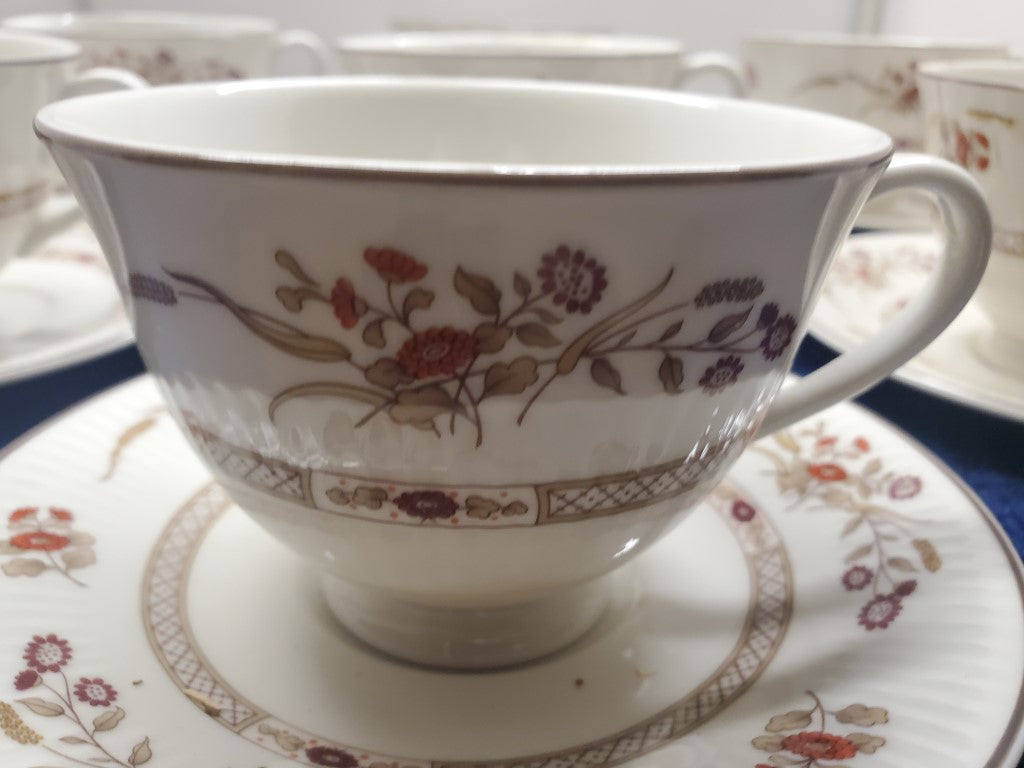 Set of 7 Royal Doulton Russet Glen Cup & Saucer Sets LK