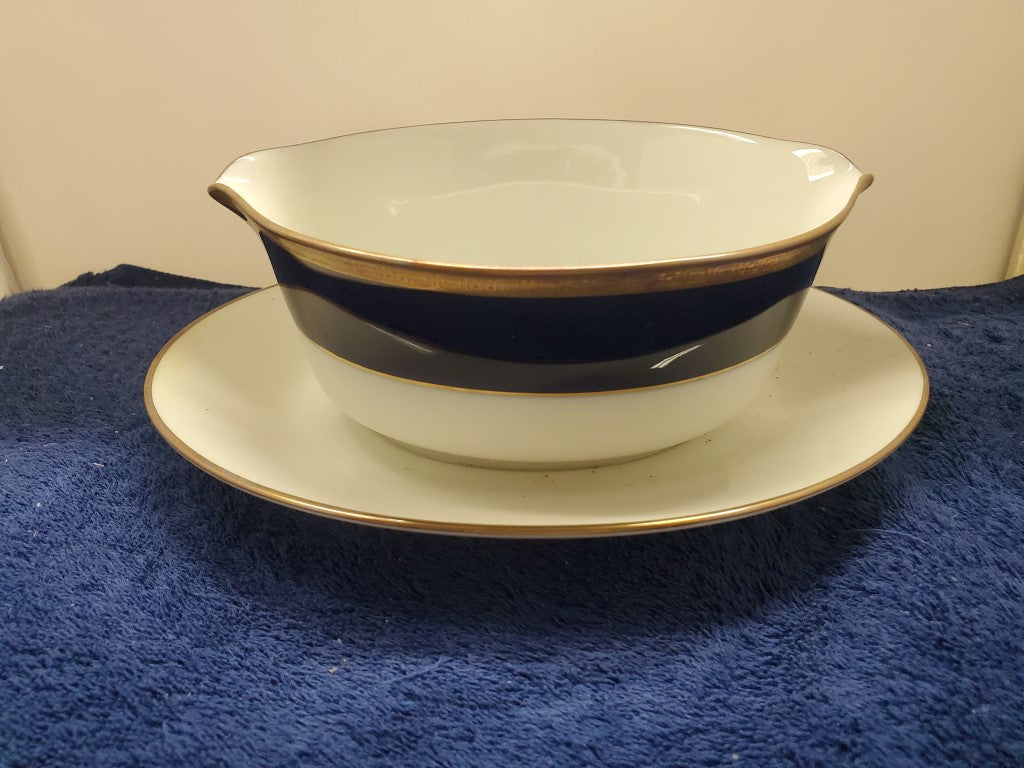 Noritake Valhalla Gravy Boat & Attached Underplate LK