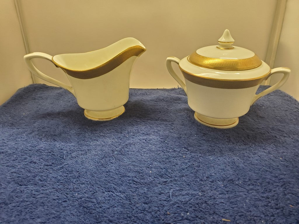 Royal Worcester Durham Creamer & Sugar Bowl with Lid LK