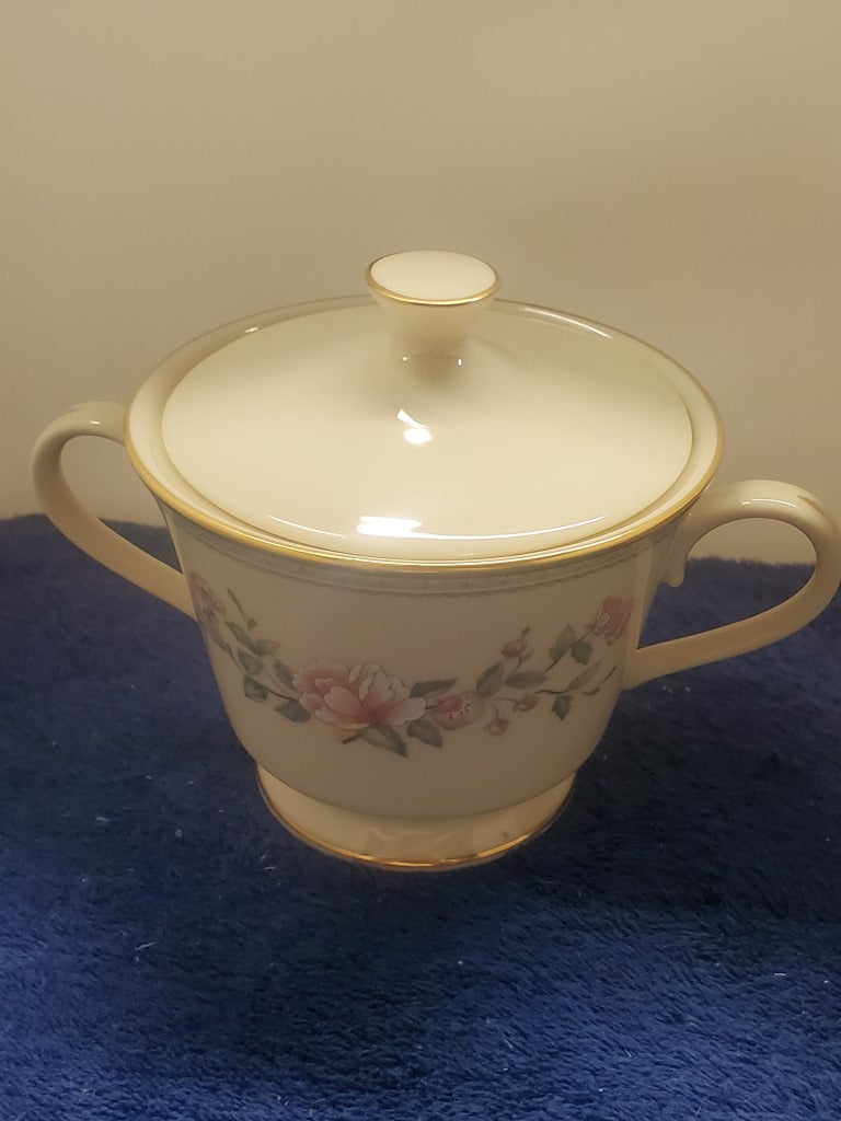 Lenox Serenade Creamer & Sugar Bowl with Lid LK