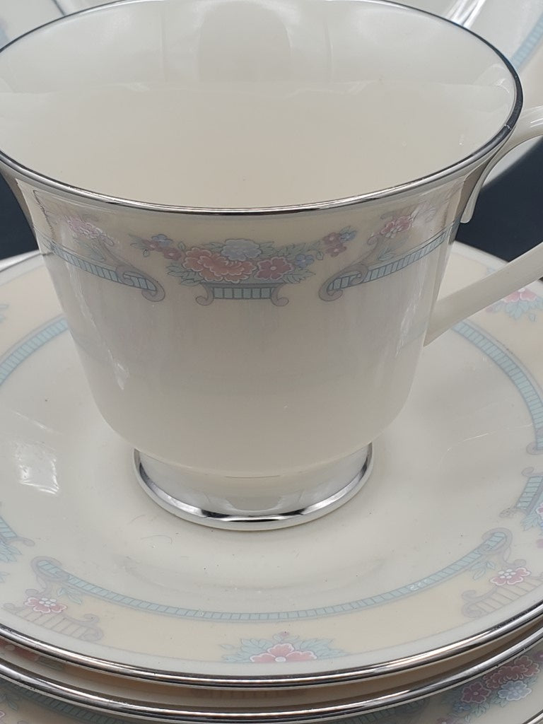 Lenox Fairfield Lot of 6 Pieces LK