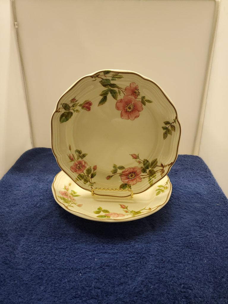 Set of 2 Mikasa Rose Petals Salad Plates LK
