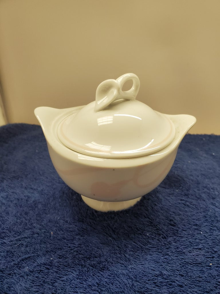 Mikasa Classic Flair Peach Creamer and Sugar Bowl with Lid LK