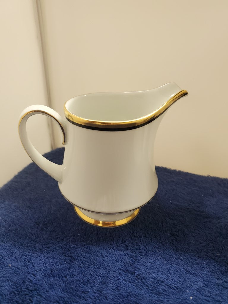 Noritake Elysee Creamer & Sugar Bowl with Lid LK