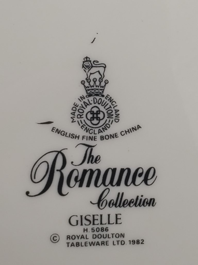 Set of 2 Royal Doulton Giselle Dinner Plates LK