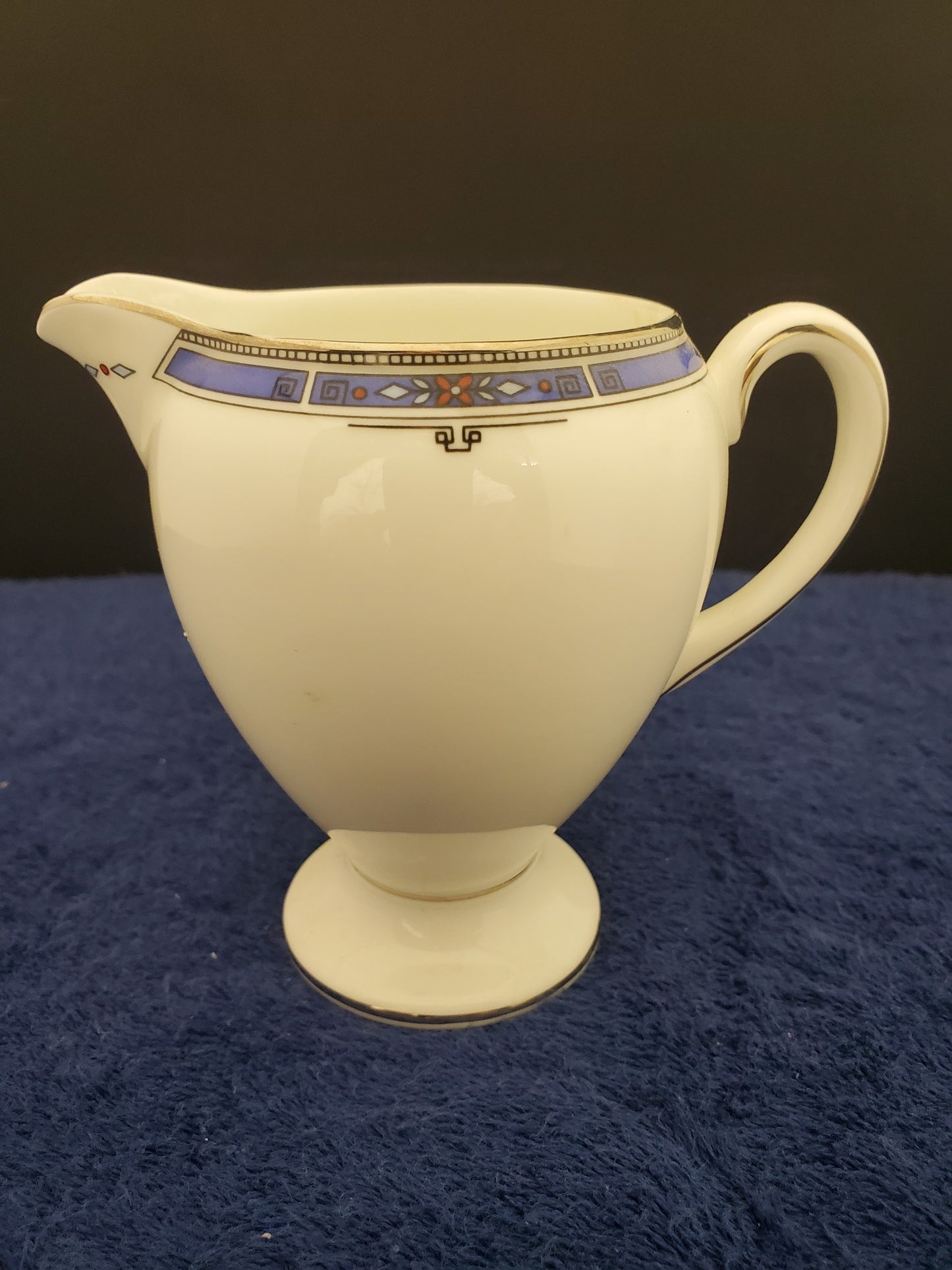 Wedgwood Kingsbridge Globe Shape Creamer