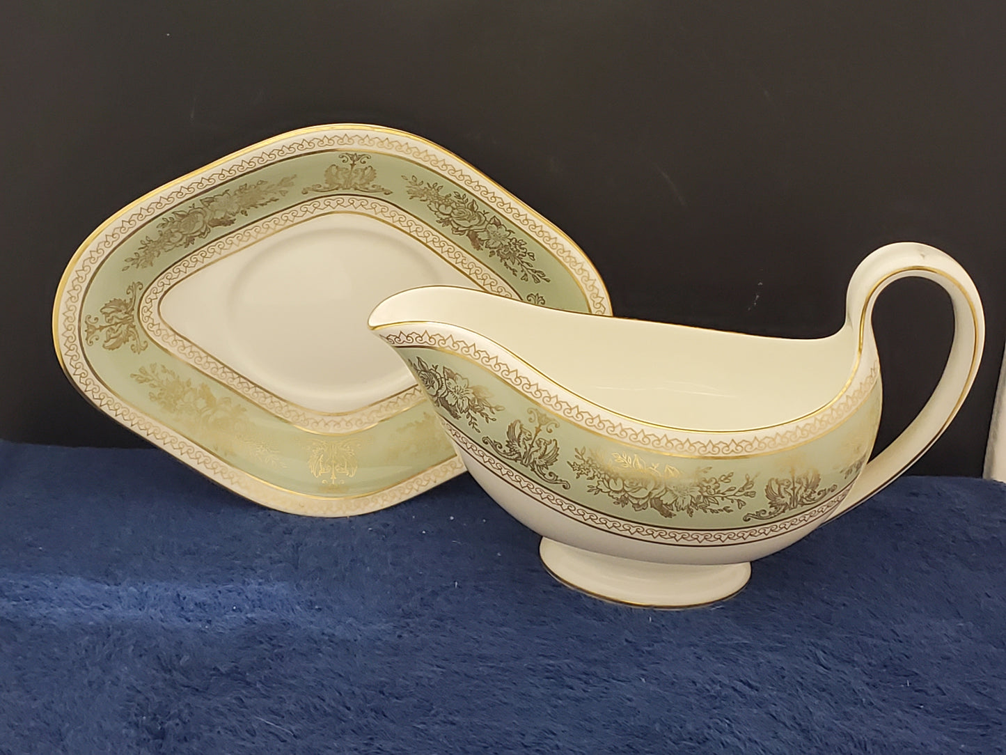 Wedgwood Columbia-Sage Green Rim Gravy Boat & Underplate