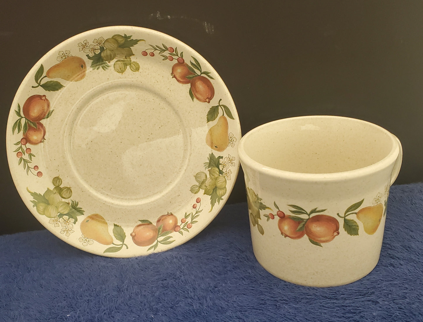 Set of 7 Wedgwood Quince Cups & Saucers