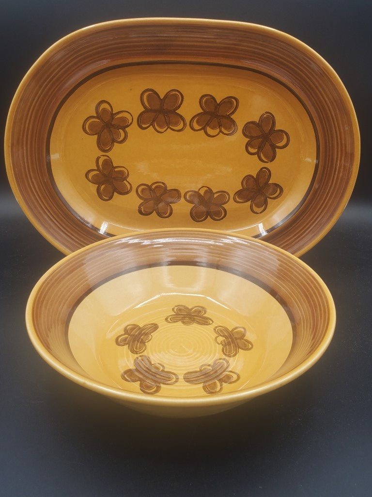 Metlox Poppytrail Vernon Carmel Hostess Set LK