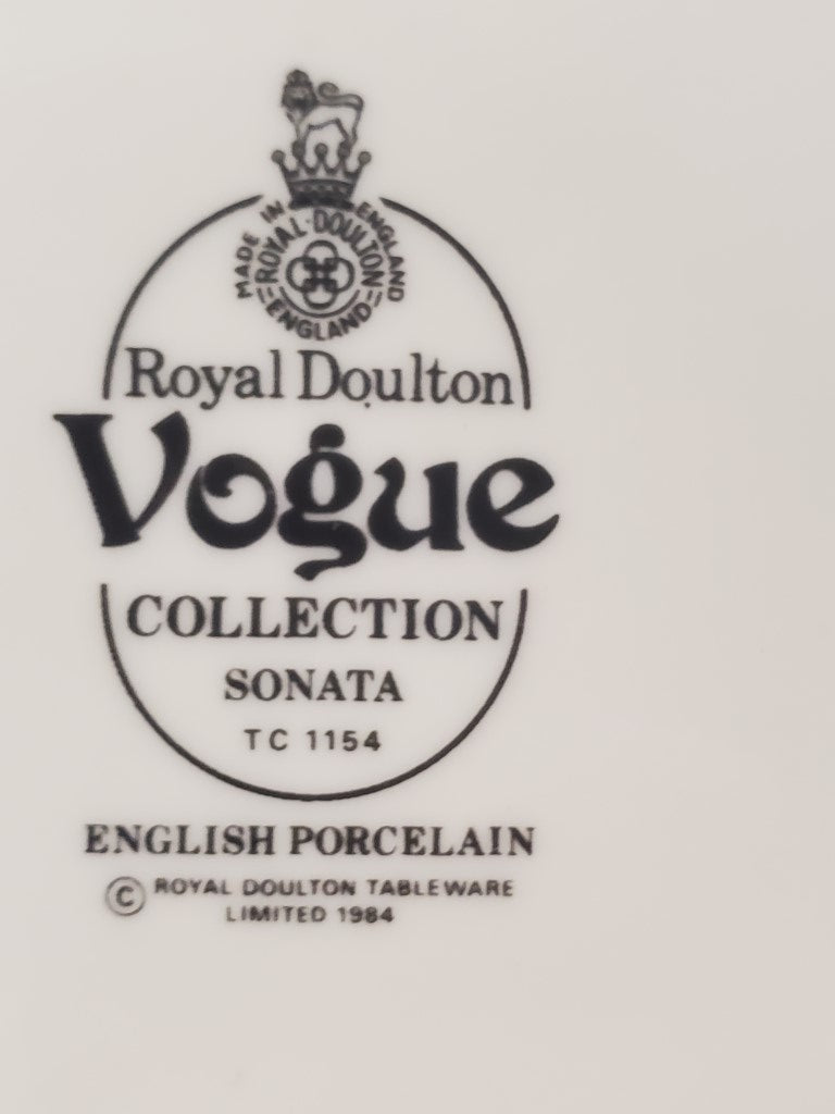 Set of 4 Royal Doulton Sonata Dinner Plates LK