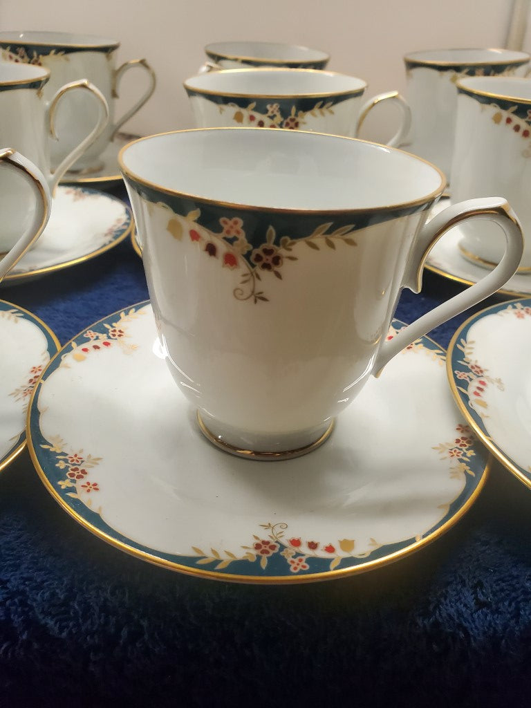 Set of 9 Noritake Embrace Cup & Saucer Sets LK