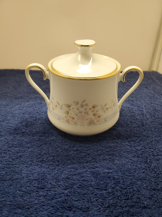Lenox Daisy Basket Sugar Bowl with Lid