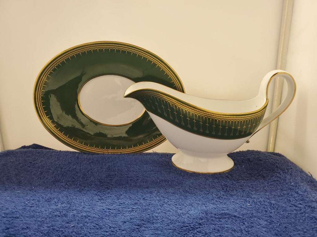 Spode Royal WIndsor Gravy Boat & Underplate LK