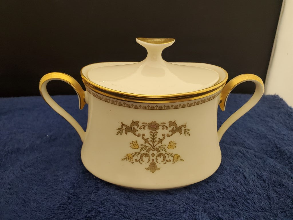 Lenox Castle Garden Creamer & Sugar Bowl with Lid