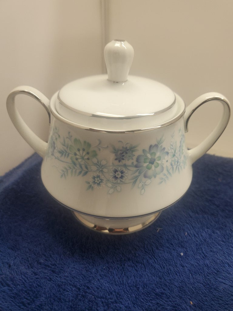 Noritake Milford Creamer & Sugar Bowl with Lid LK