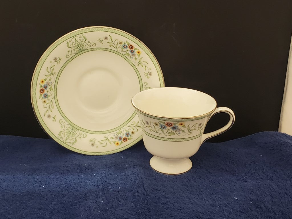 Set of 4 Wedgwood Agincourt Green Cup & Saucer Sets LK