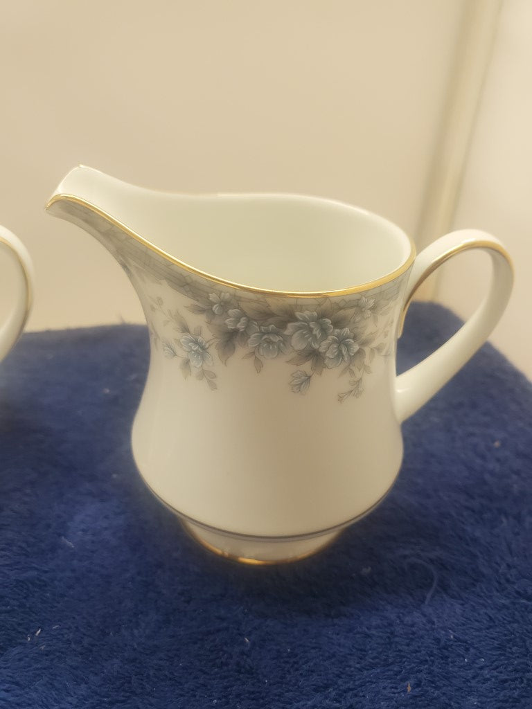Noritake Avalon Creamer & Sugar Bowl with Lid LK