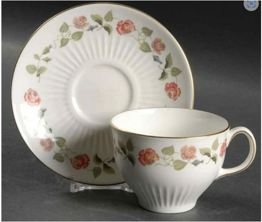 Set of 4 Wedgwood India Rose Flat Cup and Saucers
