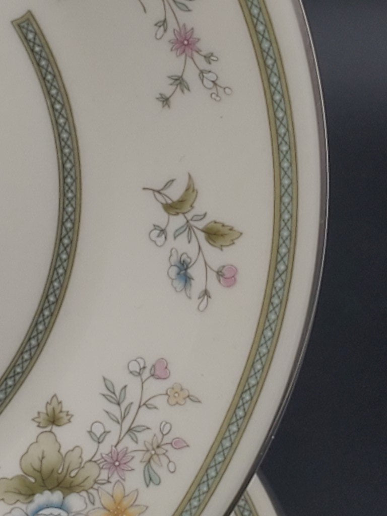 Set of 5 Royal Doulton Adrienne Dinner Plates LK