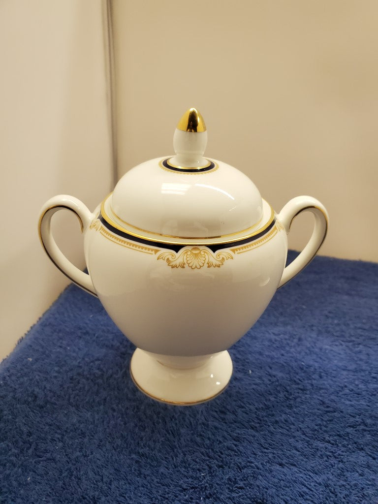 Wedgwood Cavendish Creamer (Globe) and Sugar Bowl & Lid (Globe)