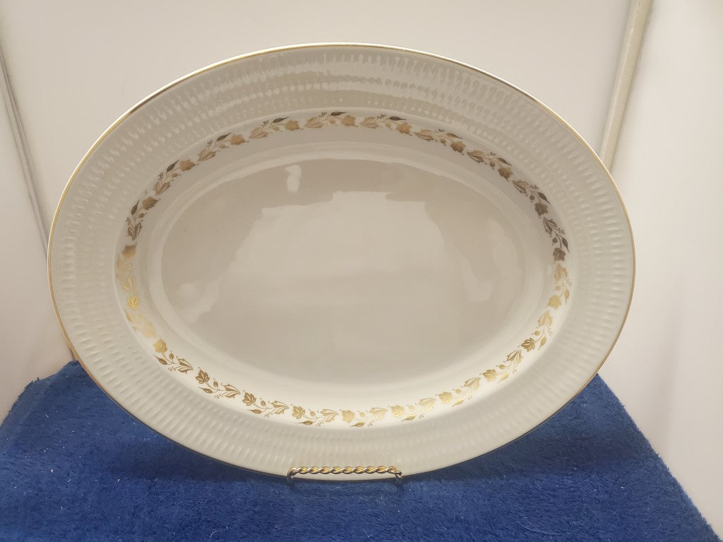 Royal Doulton Fairfax 13" Oval Serving Platter LK