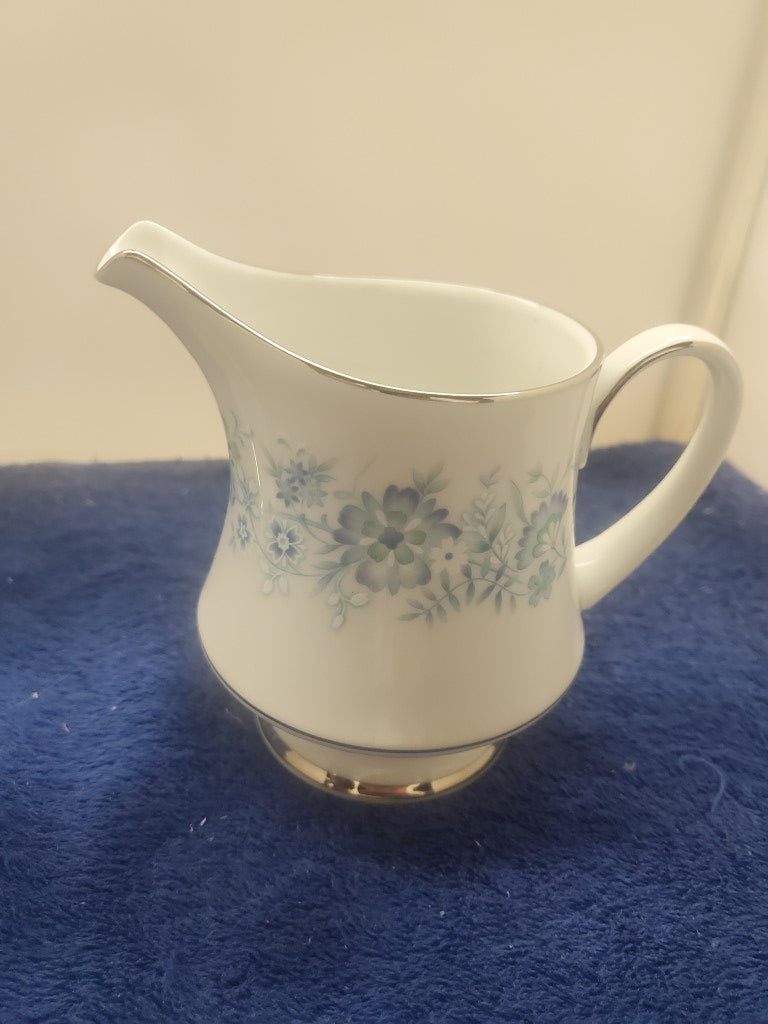 Noritake Milford Creamer & Sugar Bowl with Lid LK