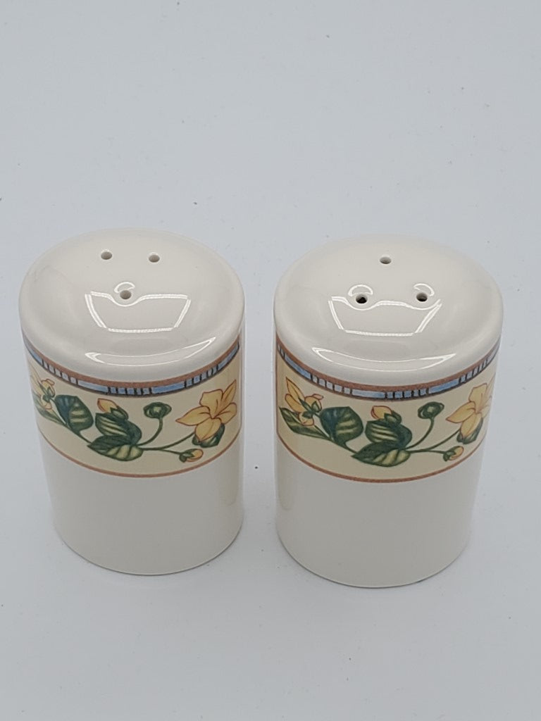 Set of 2 Johnson Brothers Spring Medley Pepper Shakers (3 Holes) LK