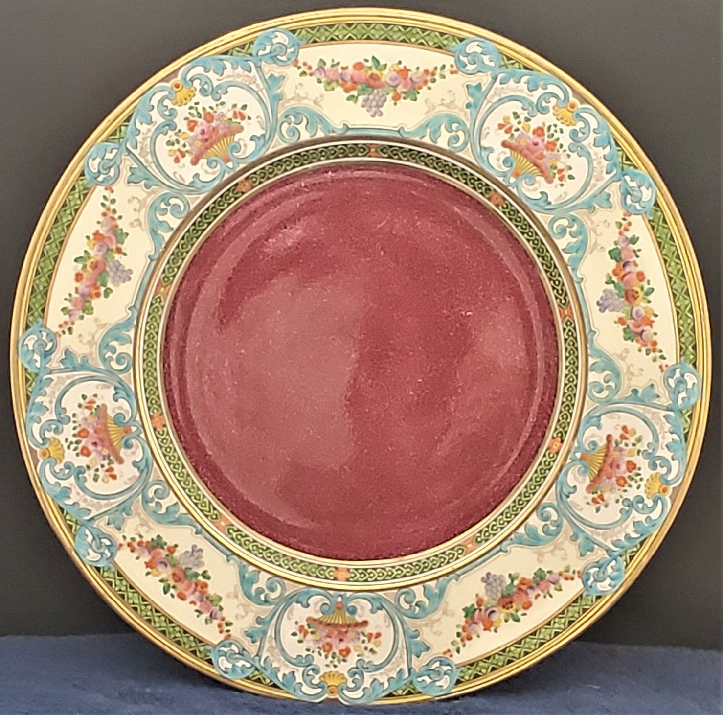Wedgwood Cockington (W1245) Dinner Plate –