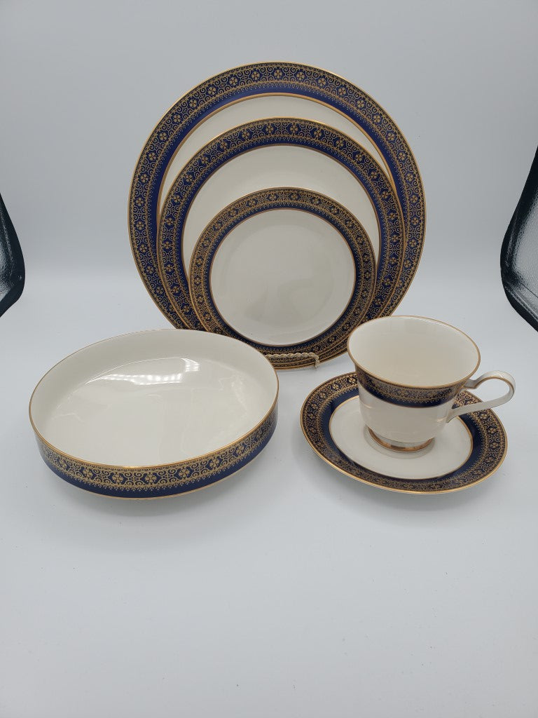 Noritake Aristocrat 6 Piece Place Setting LK