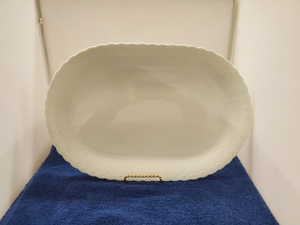 Mikasa White Silk 14" Oval Serving Platter LK