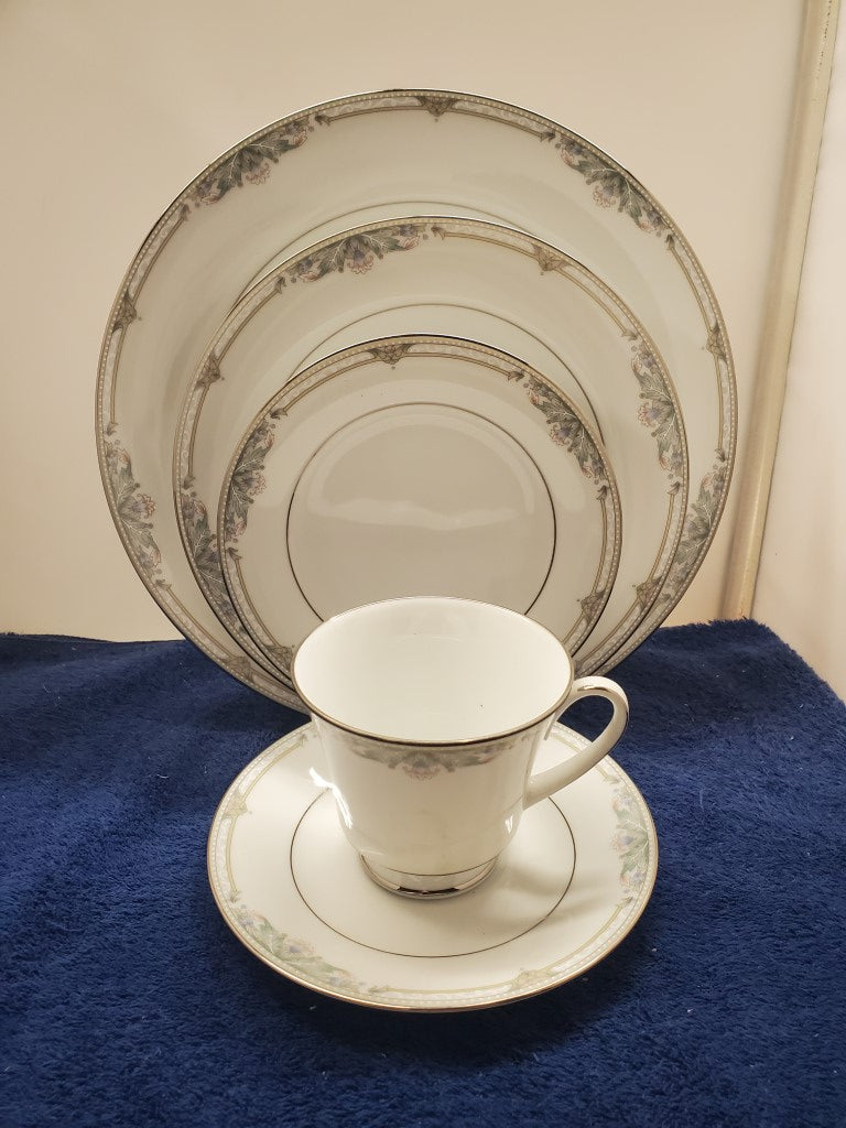 Noritake Heatherwood 5 Piece Place Setting LK