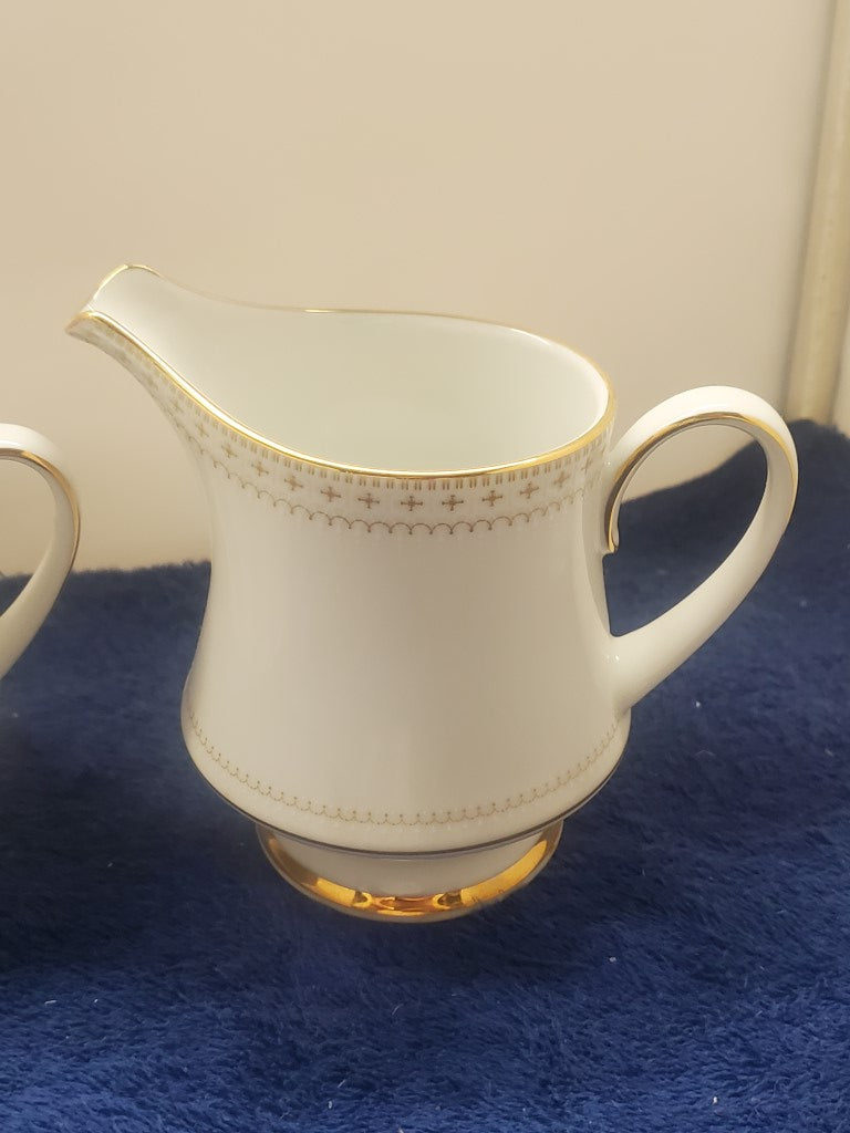 Noritake Barrington Creamer & Sugar Bowl with Lid LK