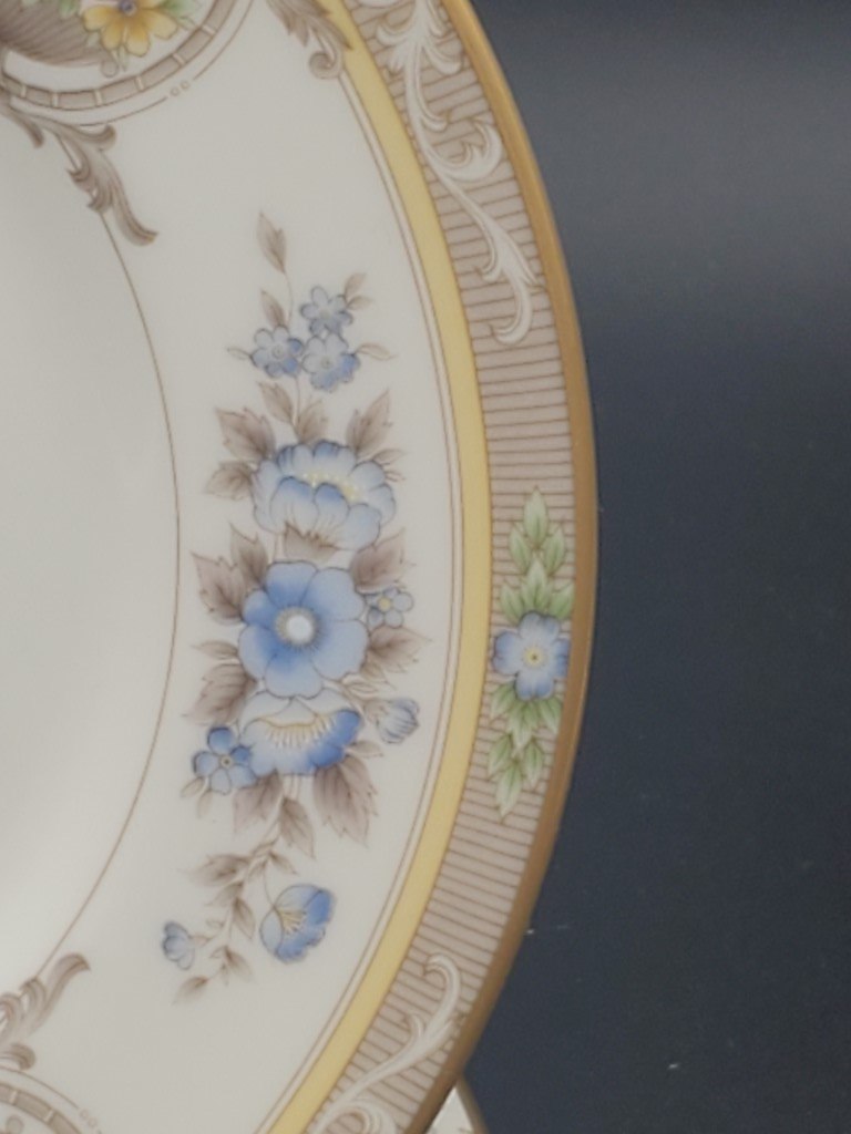 Set of 4 Mikasa Cameo Bread & Butter Plates LK