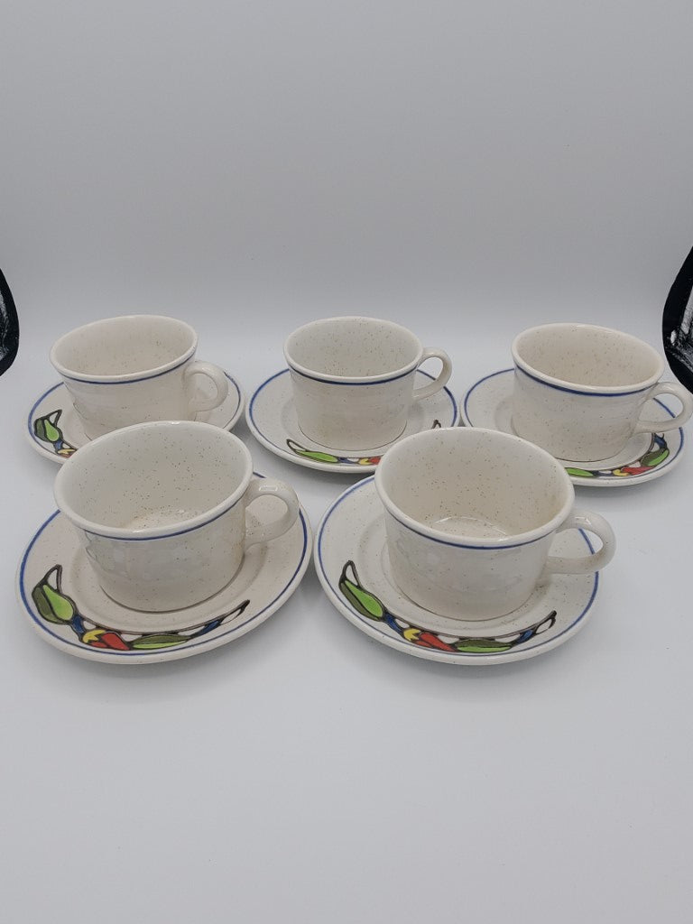 Set of 5 Metlox - Poppytrail - Vernon Moulin Cup & Saucer Sets LK
