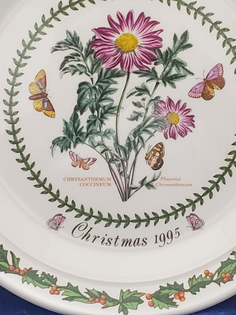 Set of 2 Portmeirion Botanic Garden Christmas 1995 Plates (Flower Chrysanthemum)