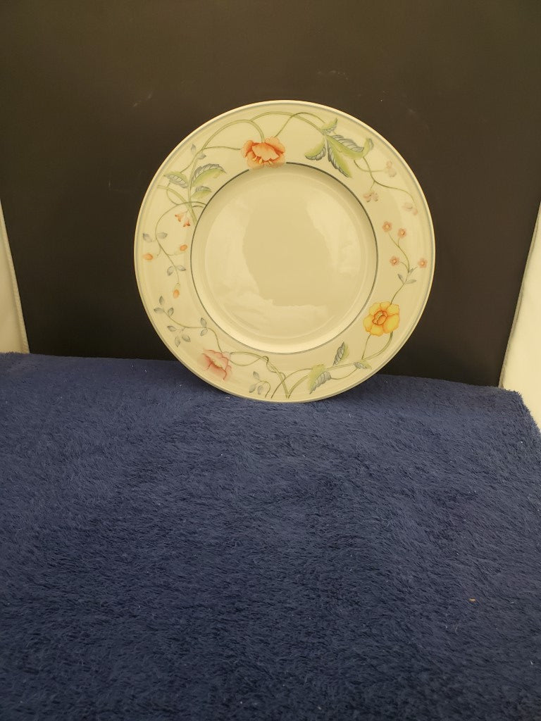 Set of 4 Villeroy & Boch Albertina Dinner Plates