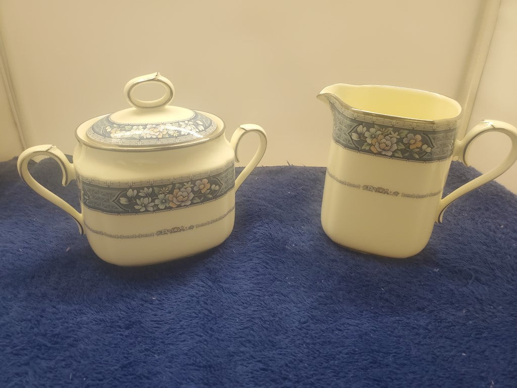 Noritake Randolph Creamer & Sugar Bowl with Lid LK