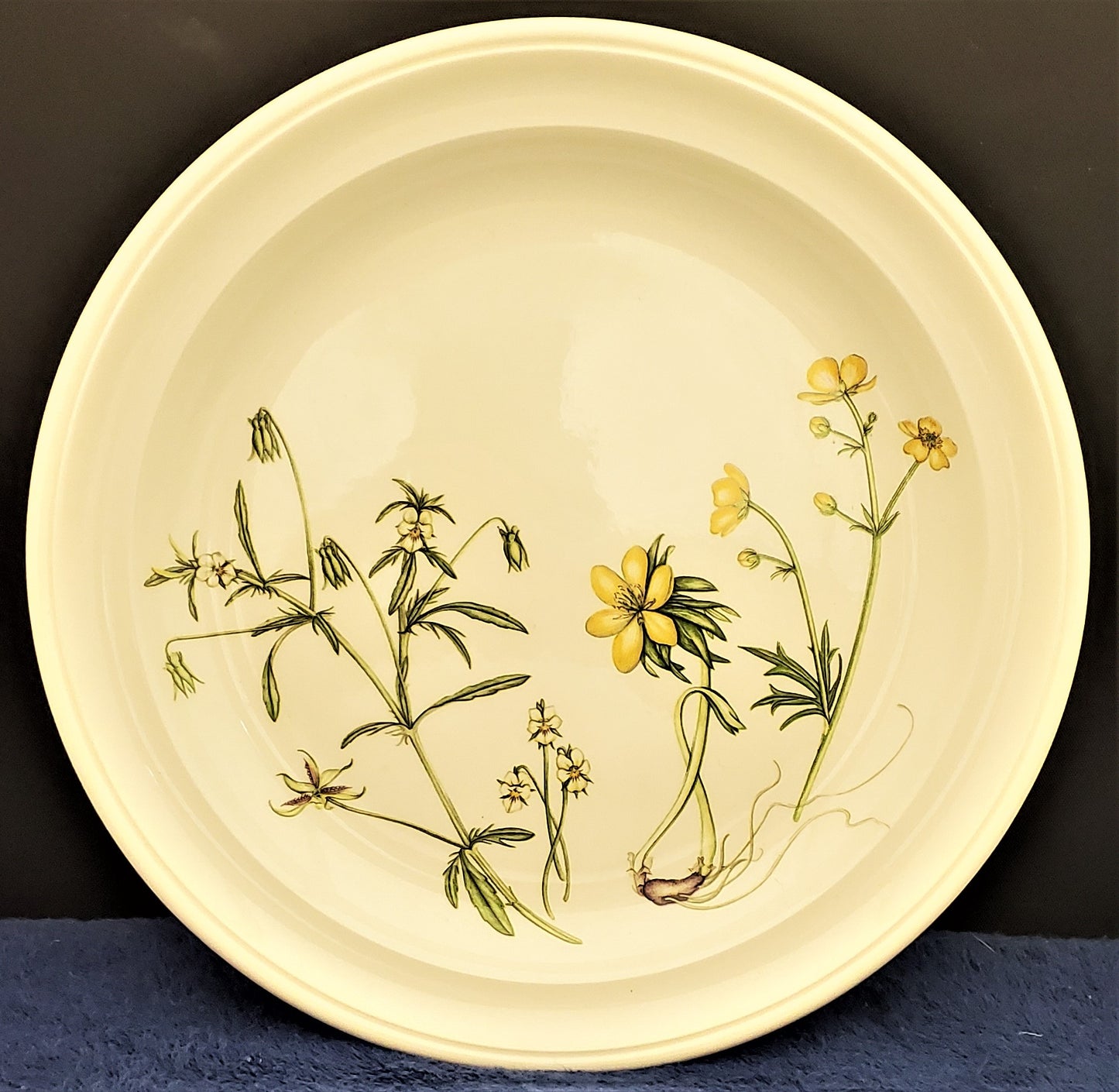Portmeirion Queen's Hidden Garden Salad Plate (Butter Cup)