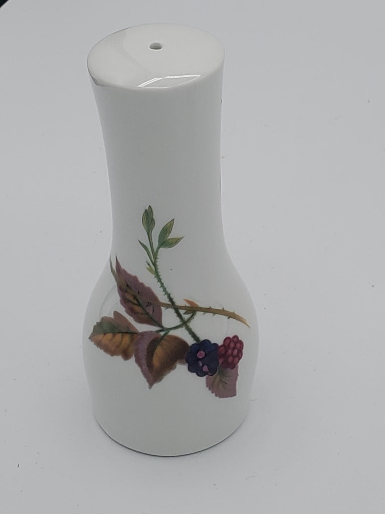 Royal Worcester Evesham M Pepper Shaker (1 Hole) LK