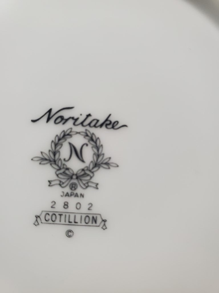 Set of 4 Noritake Cotillion Dinner Plates LK
