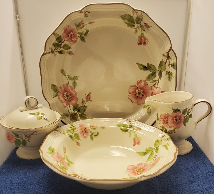 Mikasa Rose Petals 4 Piece Hostess Set LK