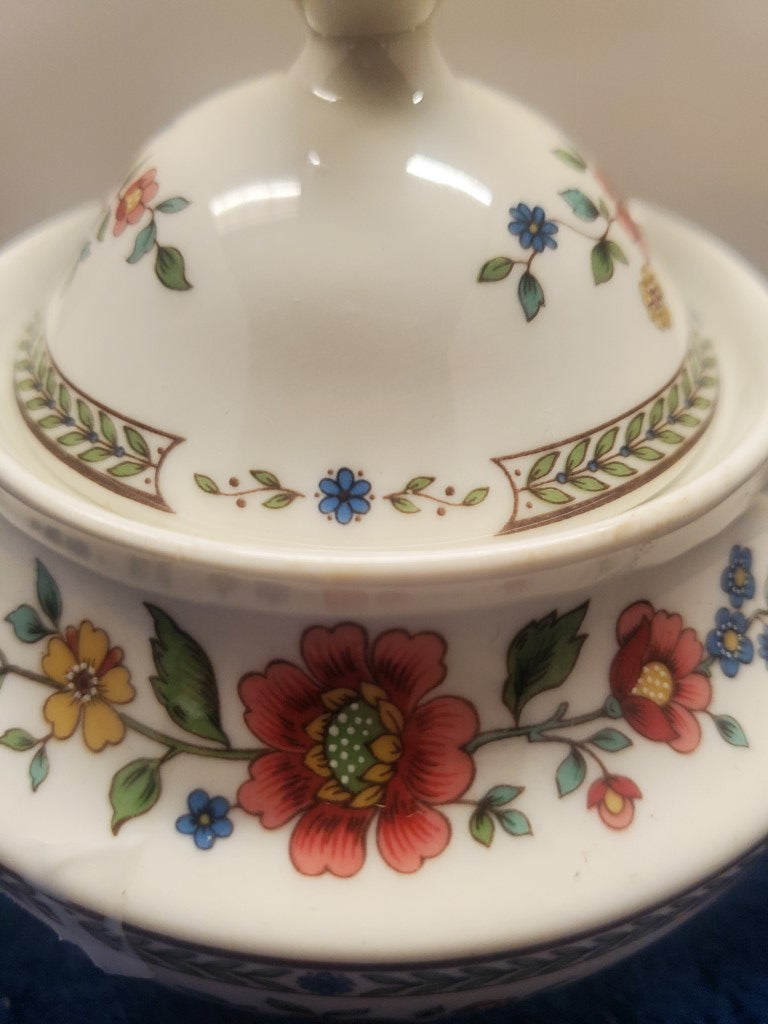 Royal Doulton Kingswood Sugar Bowl with Lid LK