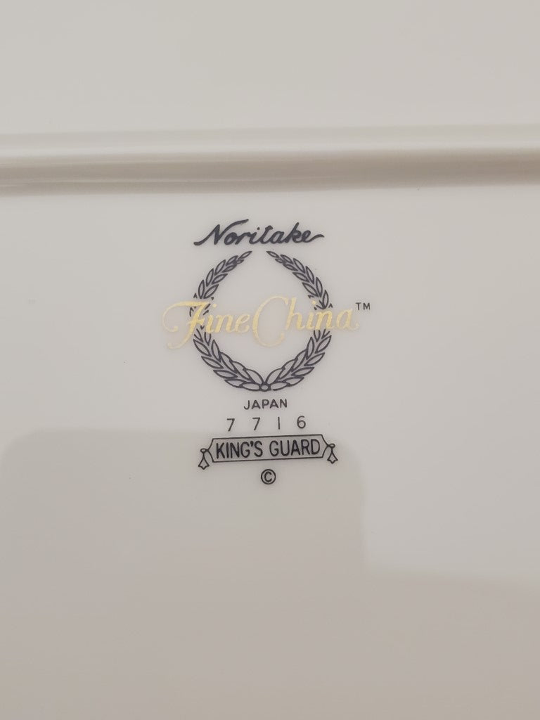 Noritake King's Guard 15" Oval Serving Platter LK